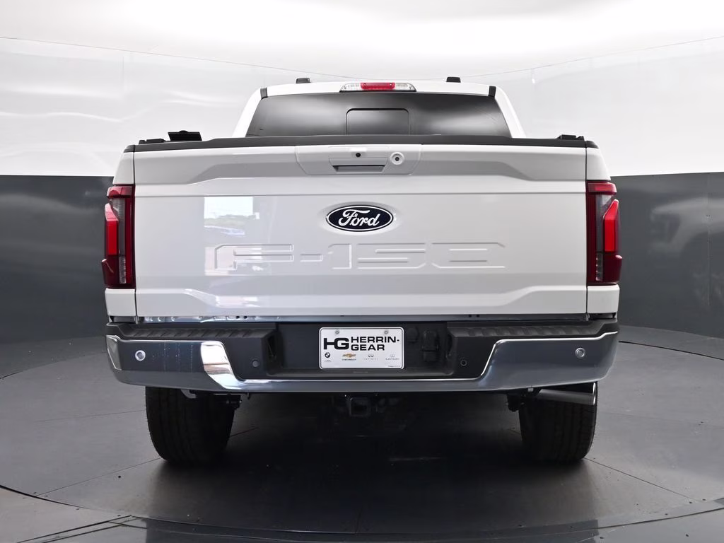 2025 White Metallic Ford F-150 Lariat 4X4 Truck