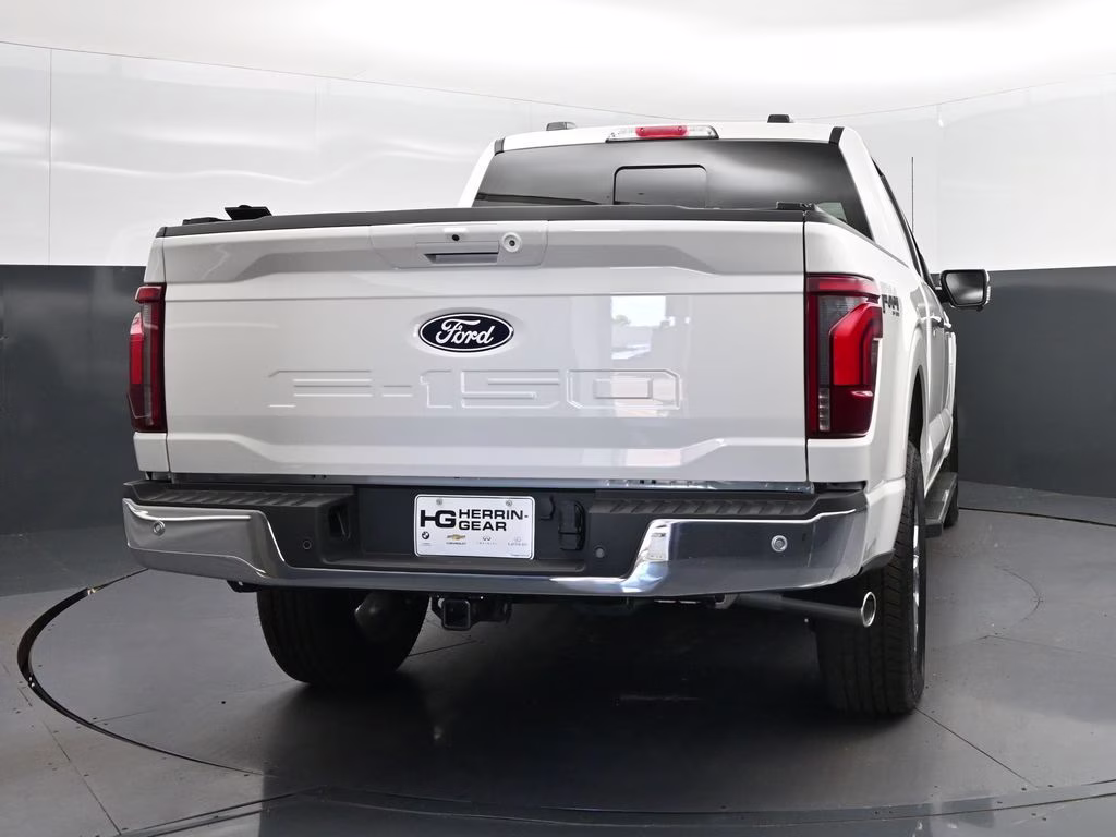 2025 White Metallic Ford F-150 Lariat 4X4 Truck