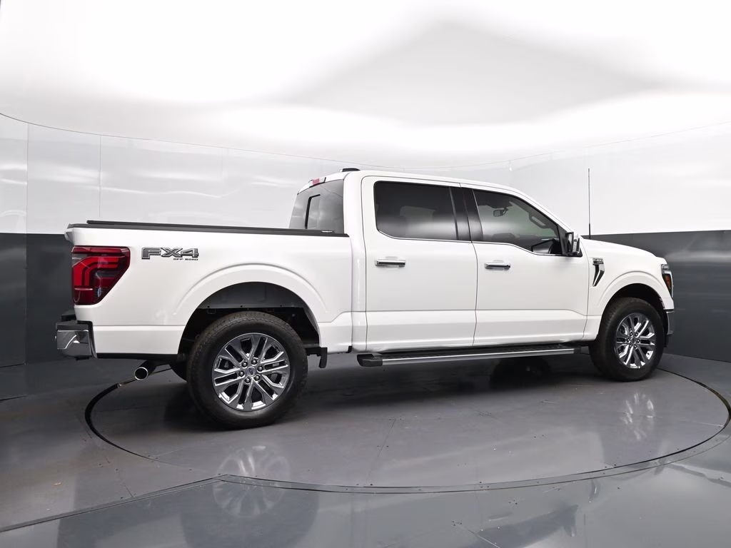 2025 White Metallic Ford F-150 Lariat 4X4 Truck