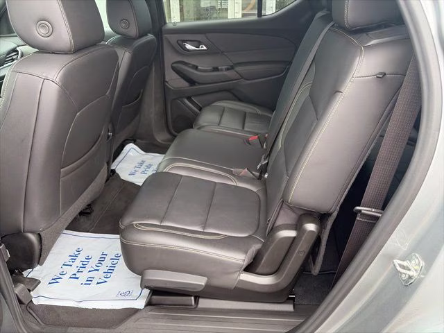 2023 Sterling Gray Metallic Chevrolet Traverse LT Leather AWD SUV