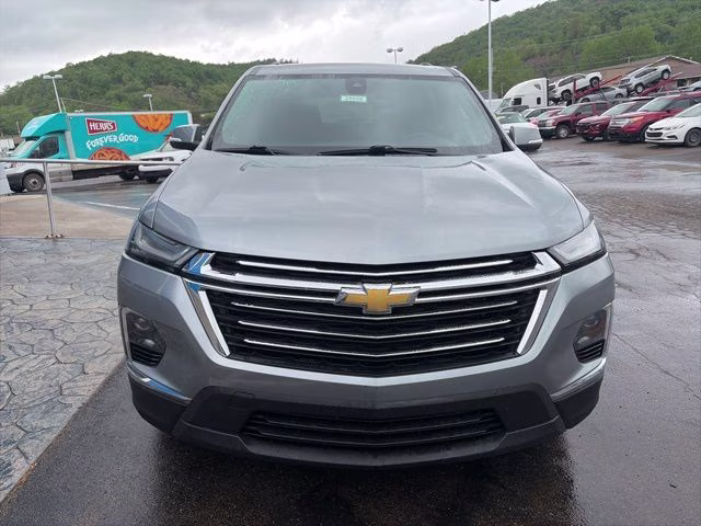 2023 Sterling Gray Metallic Chevrolet Traverse LT Leather AWD SUV