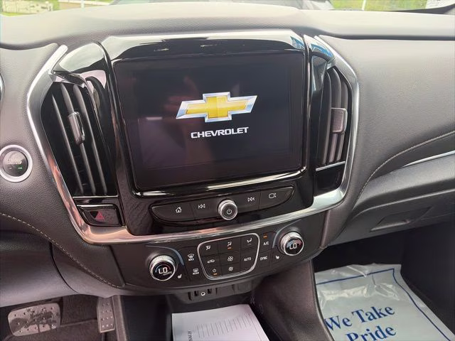 2023 Sterling Gray Metallic Chevrolet Traverse LT Leather AWD SUV