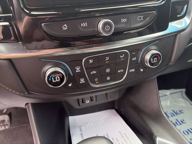 2023 Sterling Gray Metallic Chevrolet Traverse LT Leather AWD SUV