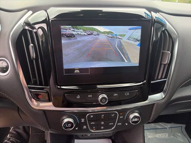 2023 Sterling Gray Metallic Chevrolet Traverse LT Leather AWD SUV