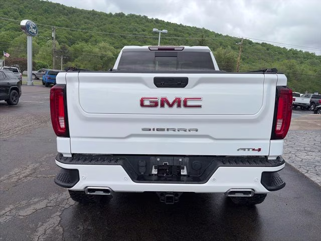 2021 Summit White GMC Sierra 1500 AT4 4X4 Truck