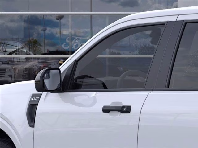 2025 Oxford White Ford Maverick XLT AWD Truck