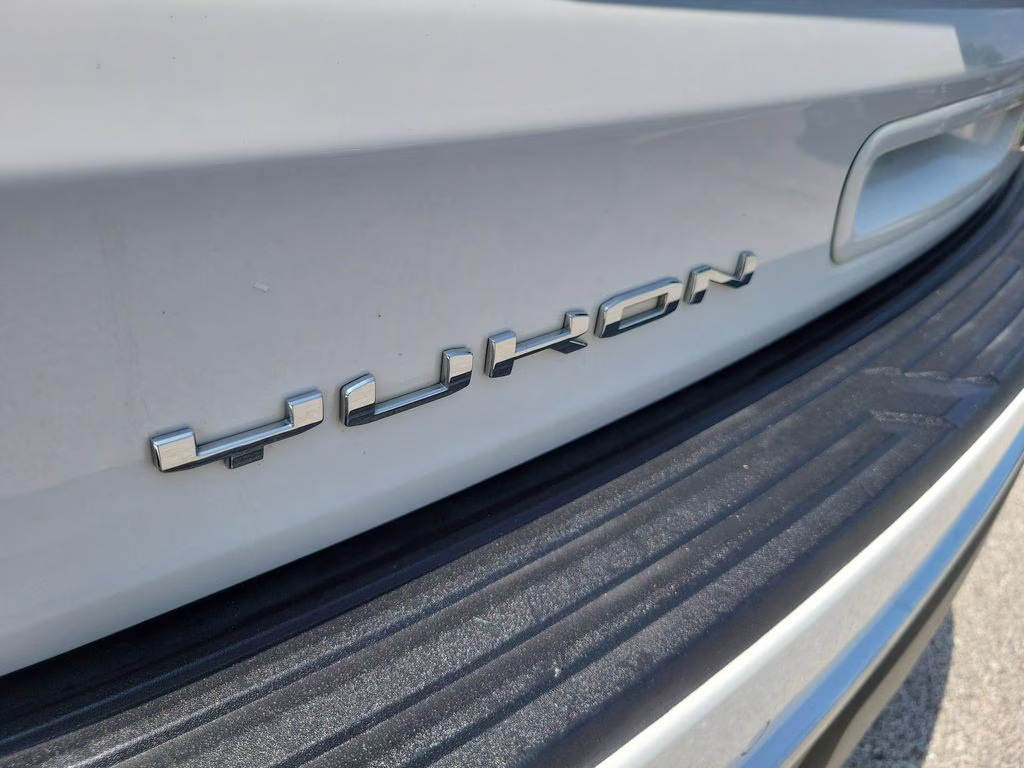 2022 Summit White GMC Yukon XL Denali 4X4 SUV
