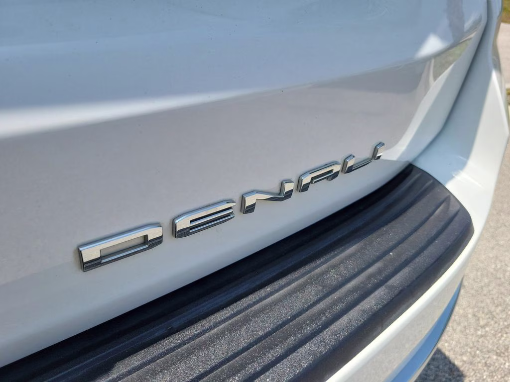 2022 Summit White GMC Yukon XL Denali 4X4 SUV