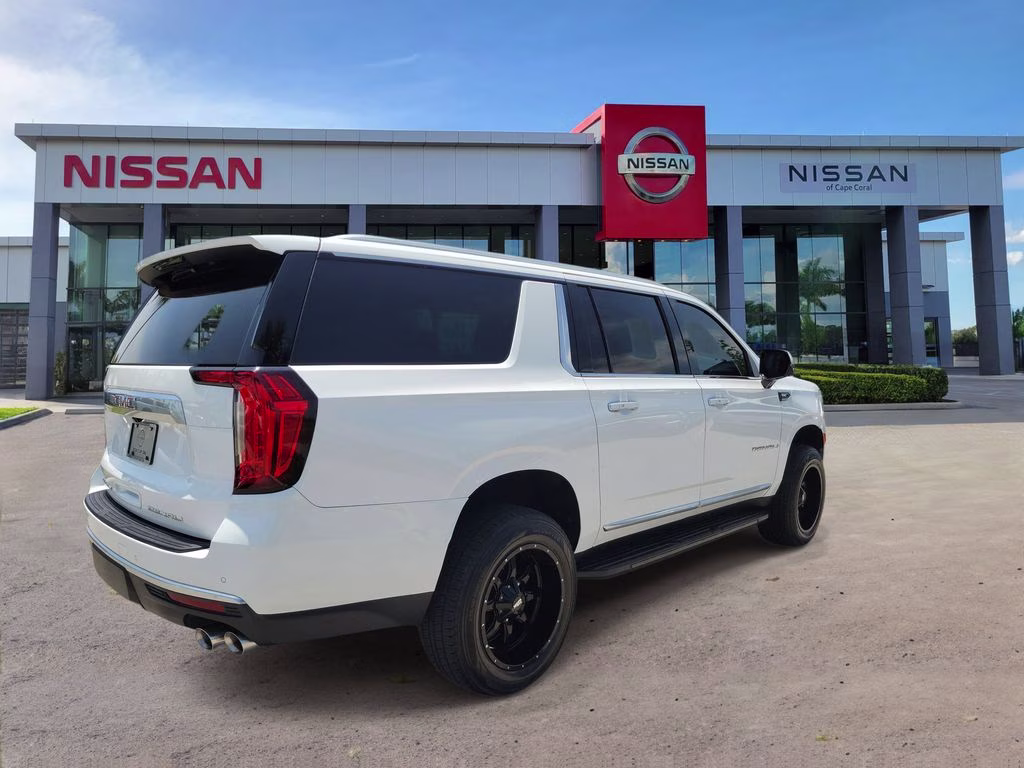 2022 Summit White GMC Yukon XL Denali 4X4 SUV
