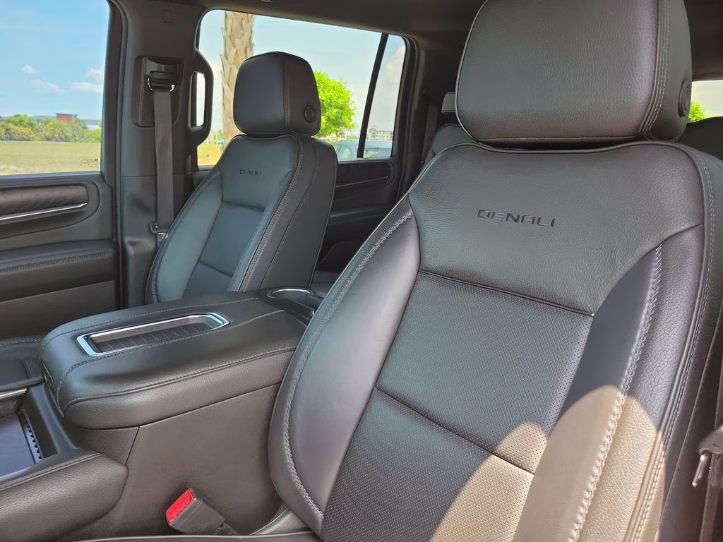 2022 Summit White GMC Yukon XL Denali 4X4 SUV