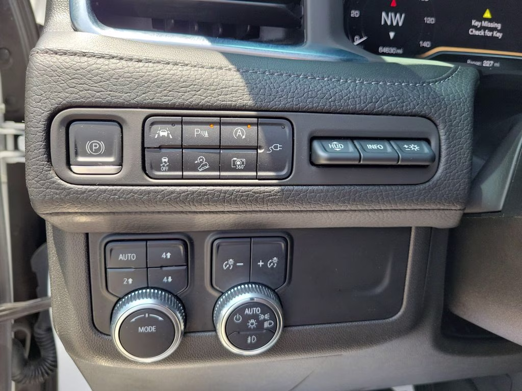 2022 Summit White GMC Yukon XL Denali 4X4 SUV