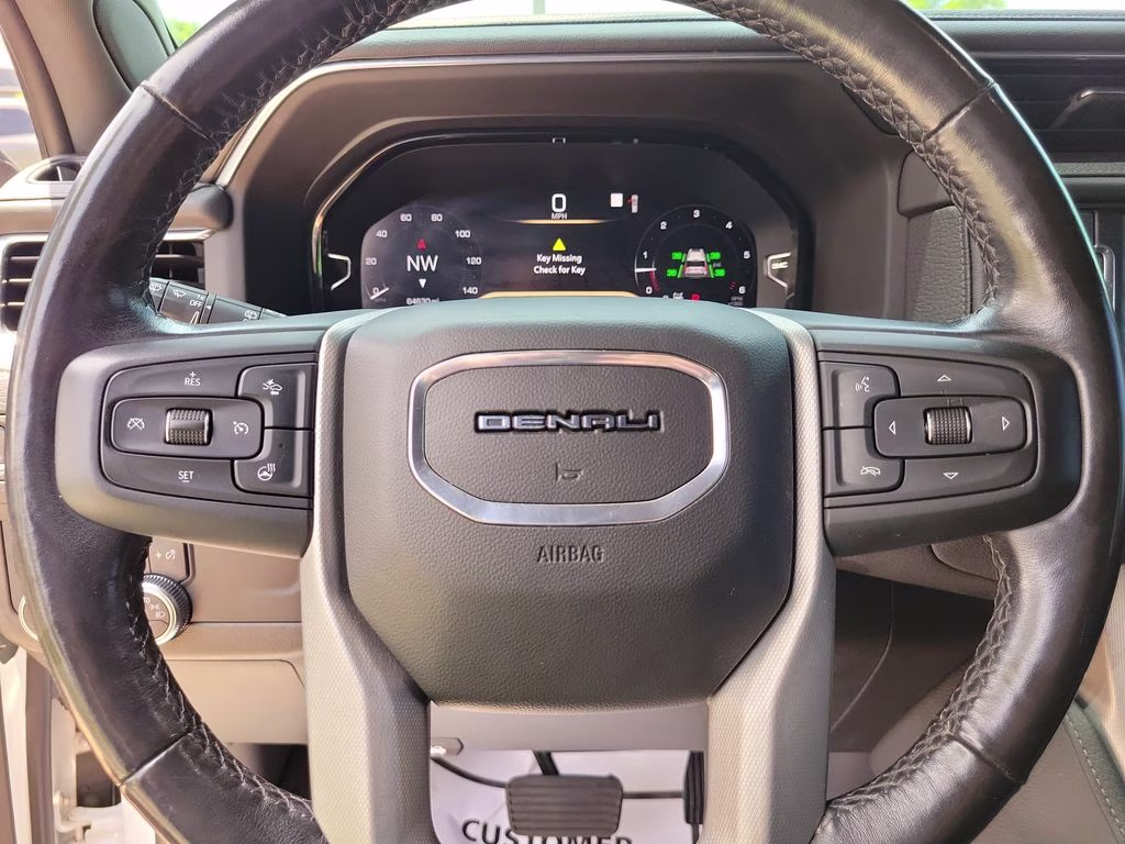 2022 Summit White GMC Yukon XL Denali 4X4 SUV