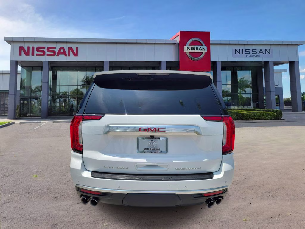 2022 Summit White GMC Yukon XL Denali 4X4 SUV