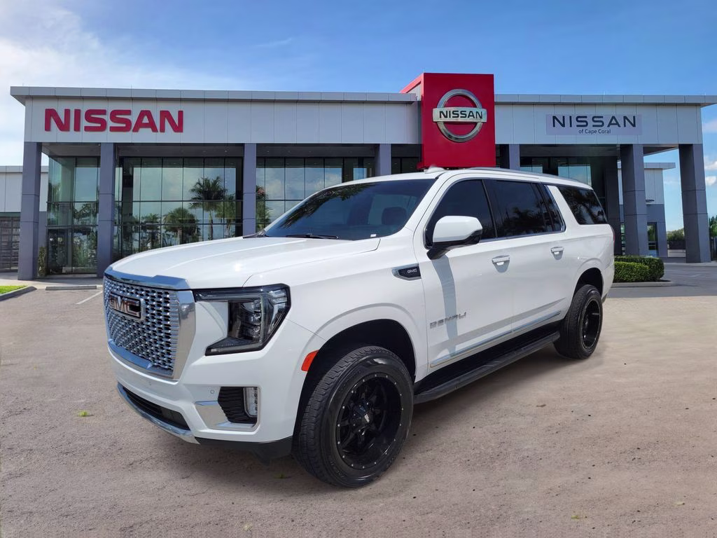 2022 Summit White GMC Yukon XL Denali 4X4 SUV