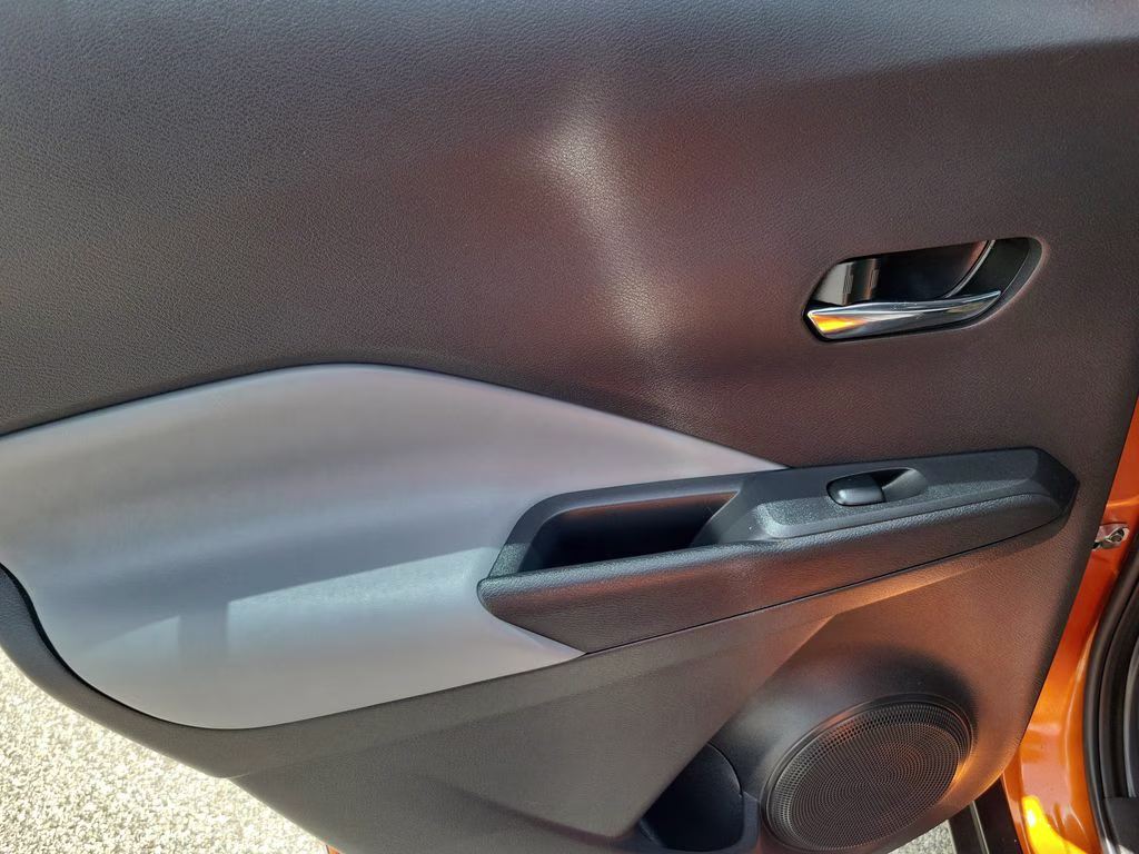 2023 Monarch Orange Metallic/Super Black Nissan Kicks SR FWD SUV