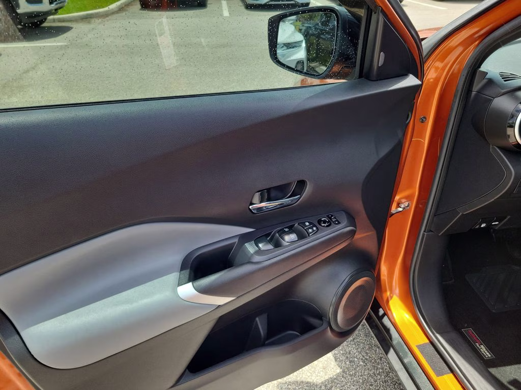 2023 Monarch Orange Metallic/Super Black Nissan Kicks SR FWD SUV