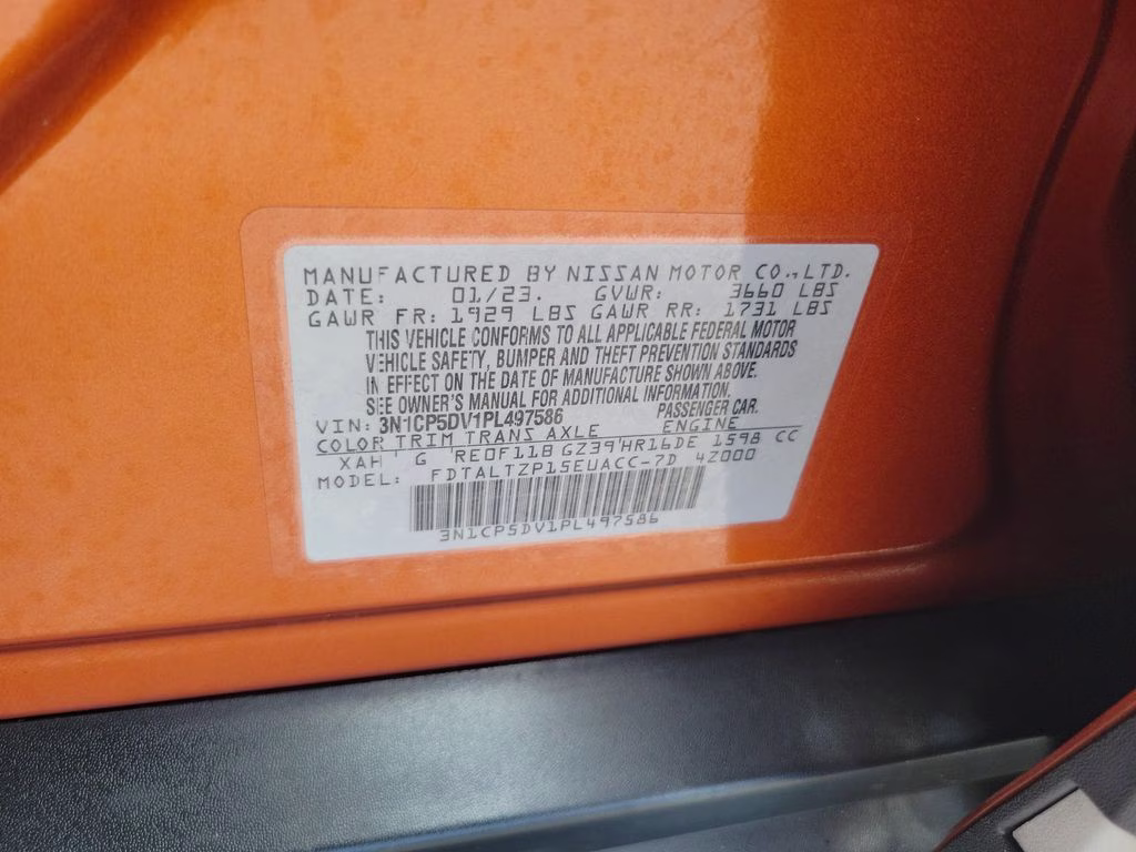 2023 Monarch Orange Metallic/Super Black Nissan Kicks SR FWD SUV