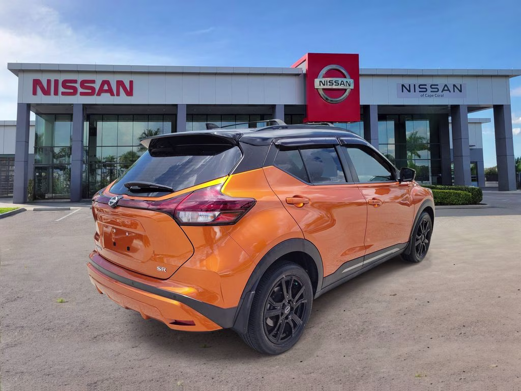 2023 Monarch Orange Metallic/Super Black Nissan Kicks SR FWD SUV