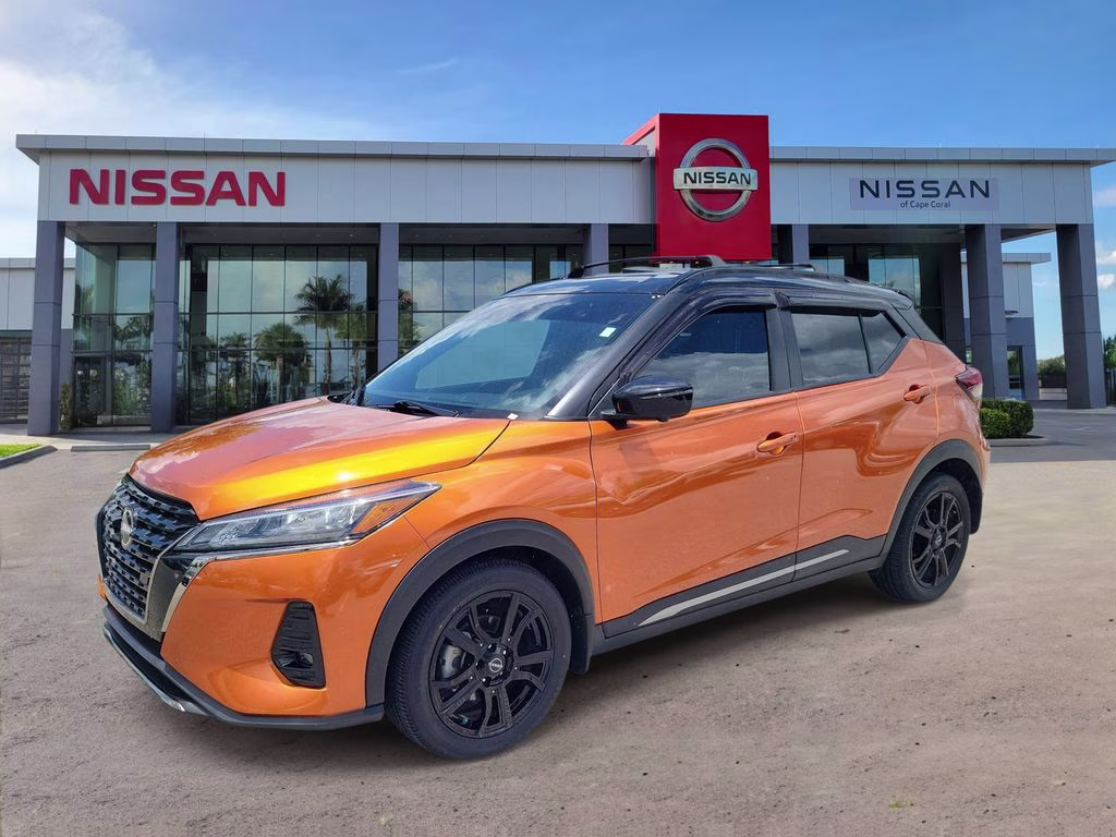 2023 Monarch Orange Metallic/Super Black Nissan Kicks SR FWD SUV