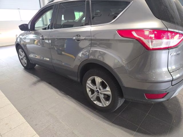 2014 Sterling Gray Metallic Ford Escape SE FWD SUV