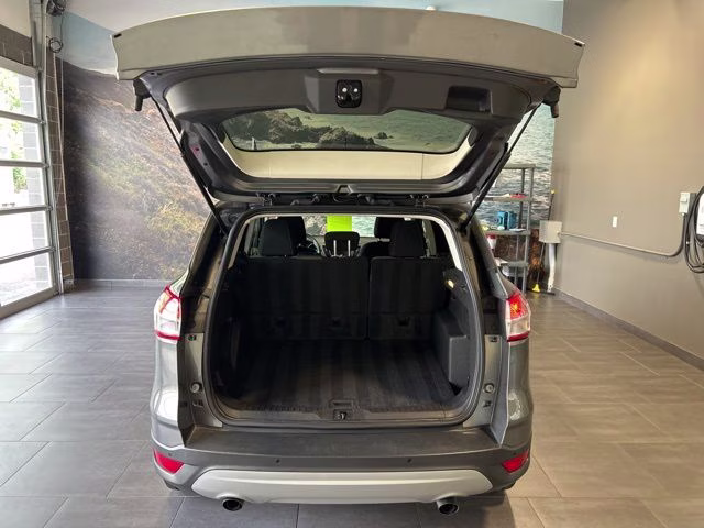 2014 Sterling Gray Metallic Ford Escape SE FWD SUV