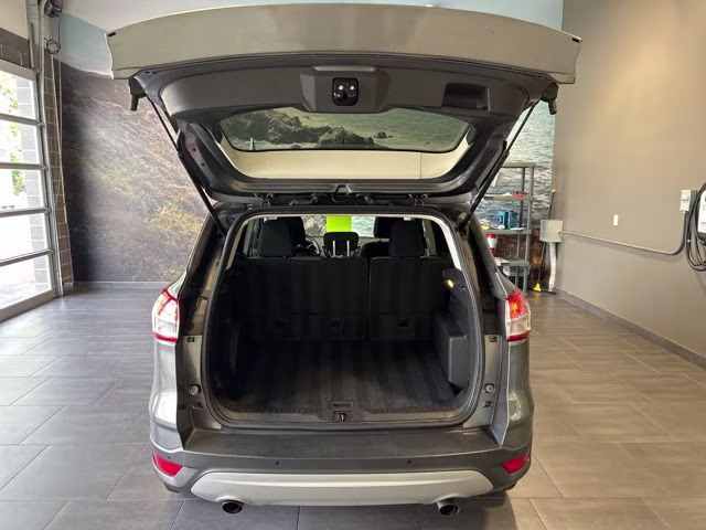 2014 Sterling Gray Metallic Ford Escape SE FWD SUV