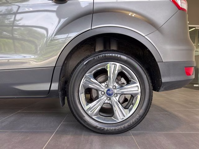 2014 Sterling Gray Metallic Ford Escape SE FWD SUV