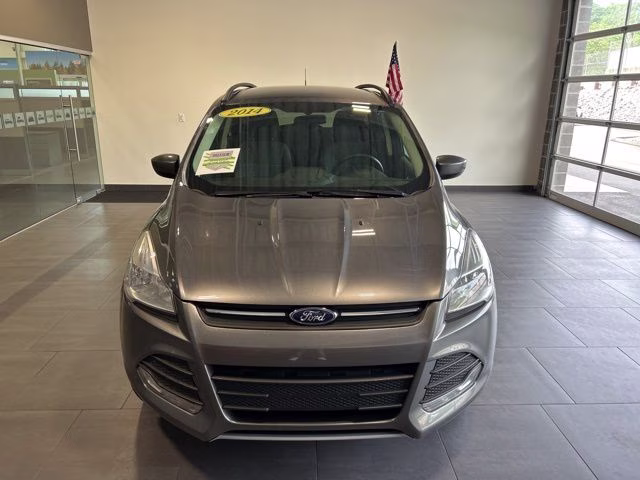 2014 Sterling Gray Metallic Ford Escape SE FWD SUV