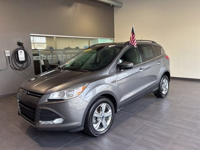 2014 Sterling Gray Metallic Ford Escape SE FWD SUV