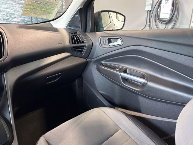 2014 Sterling Gray Metallic Ford Escape SE FWD SUV