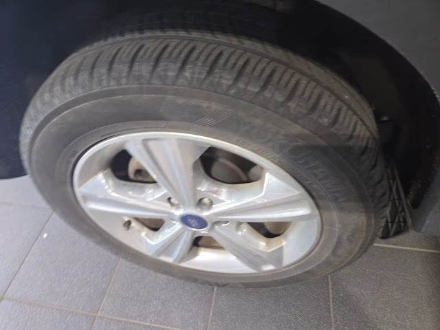 2014 Sterling Gray Metallic Ford Escape SE FWD SUV