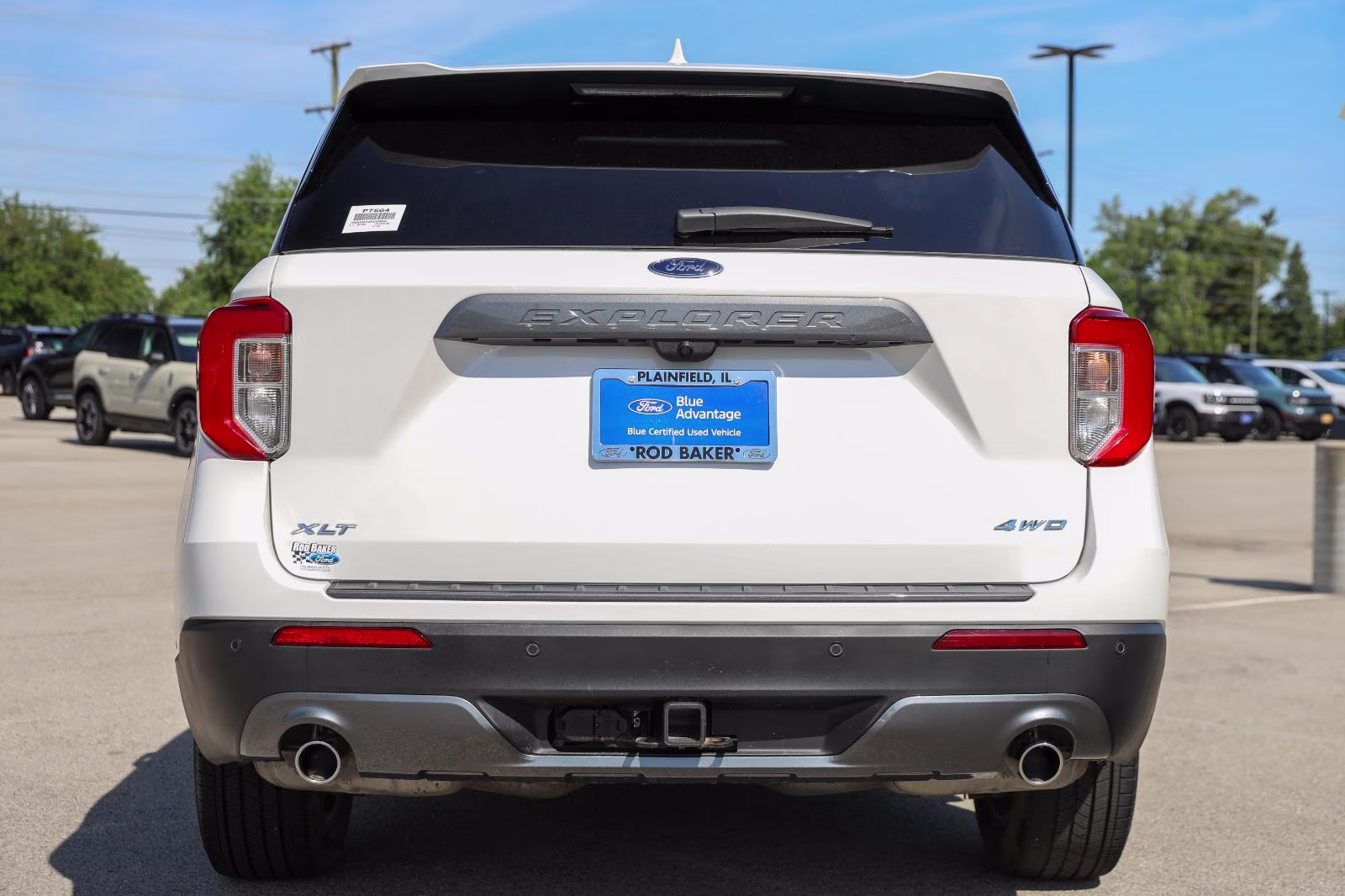 2024 Star White Metallic Tri-Coat Ford Explorer XLT 4X4 SUV
