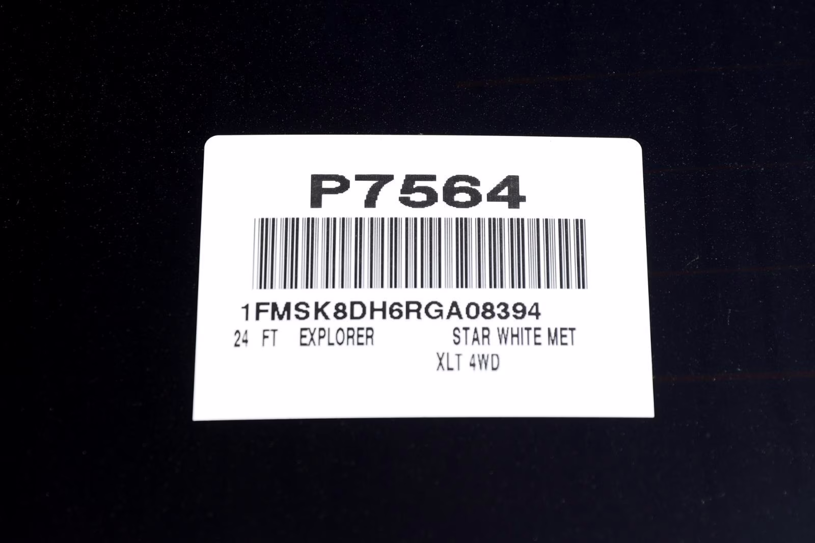 2024 Star White Metallic Tri-Coat Ford Explorer XLT 4X4 SUV