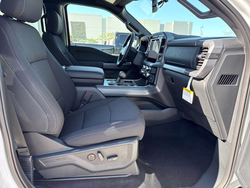2026 Oxford White Ford F-150 XLT 4X4 Truck