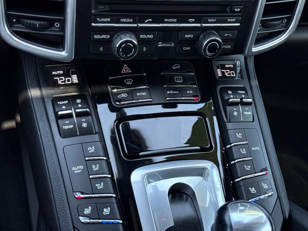 2016 Black Porsche Cayenne Base AWD SUV