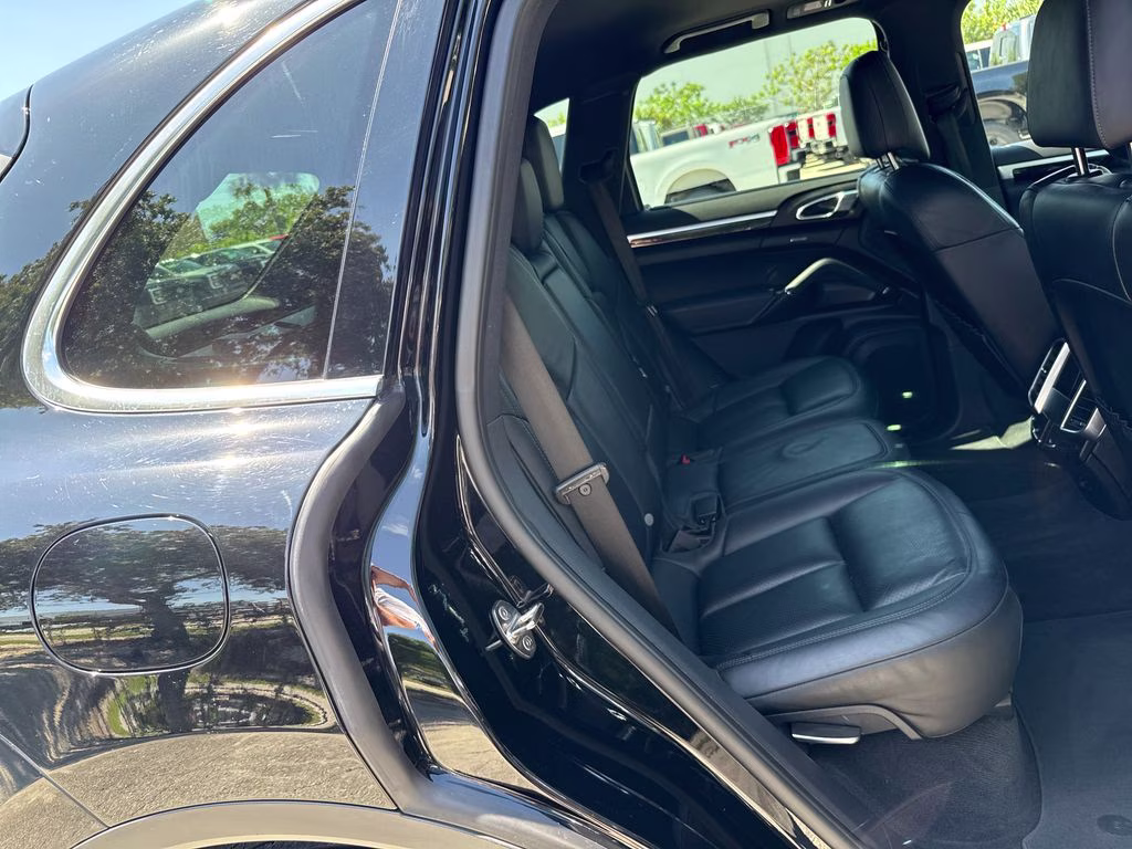 2016 Black Porsche Cayenne Base AWD SUV