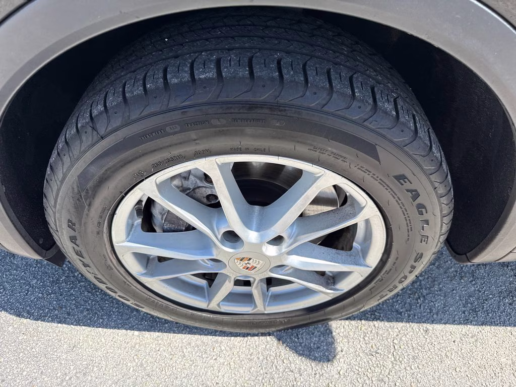 2016 Black Porsche Cayenne Base AWD SUV