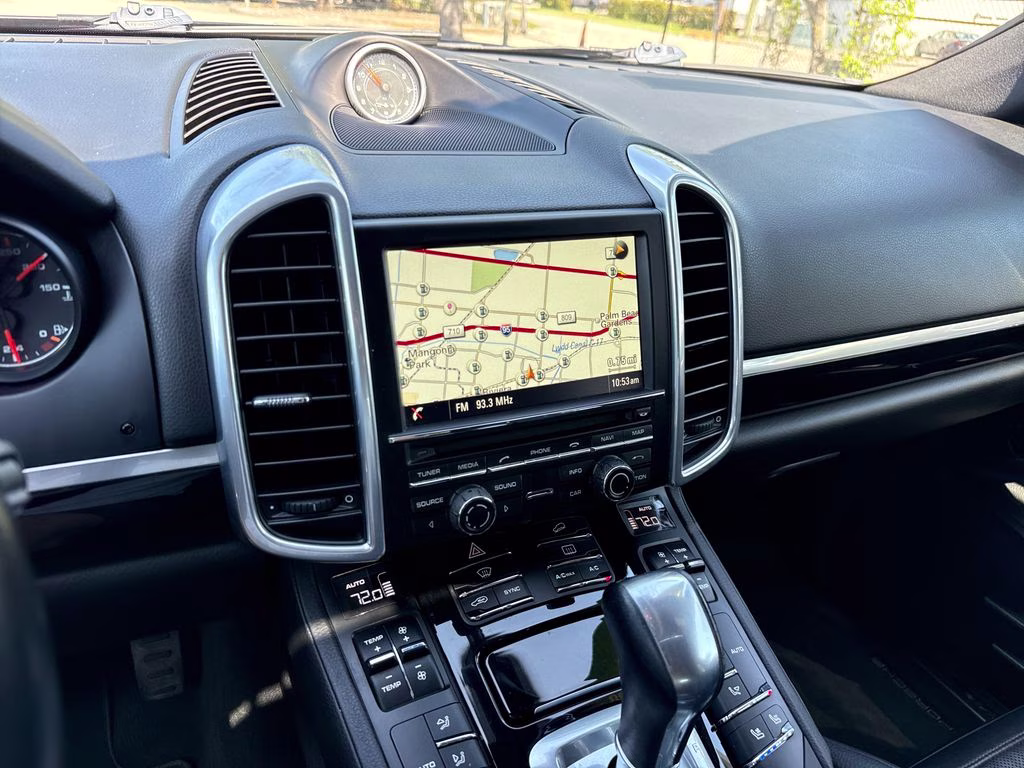 2016 Black Porsche Cayenne Base AWD SUV