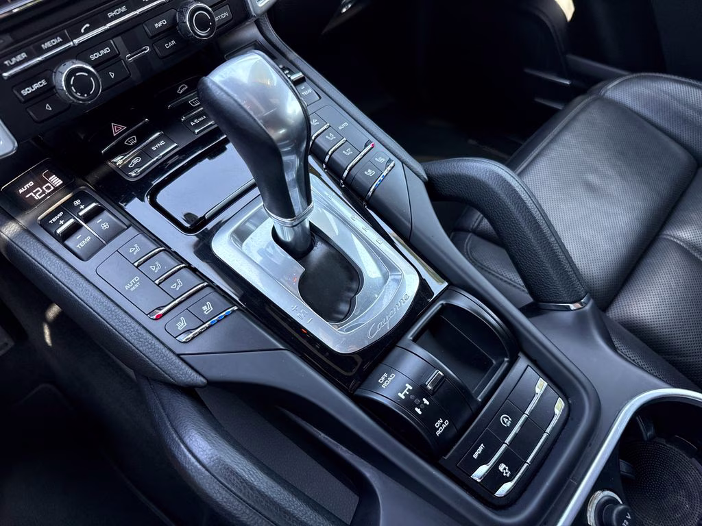 2016 Black Porsche Cayenne Base AWD SUV