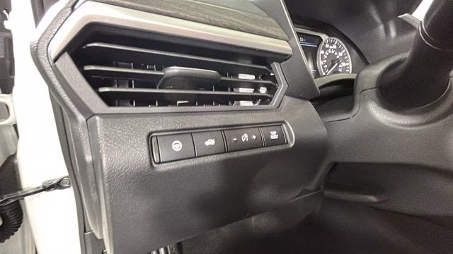 2025 Pearl White Tricoat Nissan Altima 2.5 SL FWD Sedan