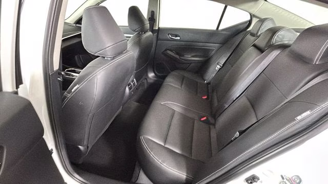 2025 Pearl White Tricoat Nissan Altima 2.5 SL FWD Sedan