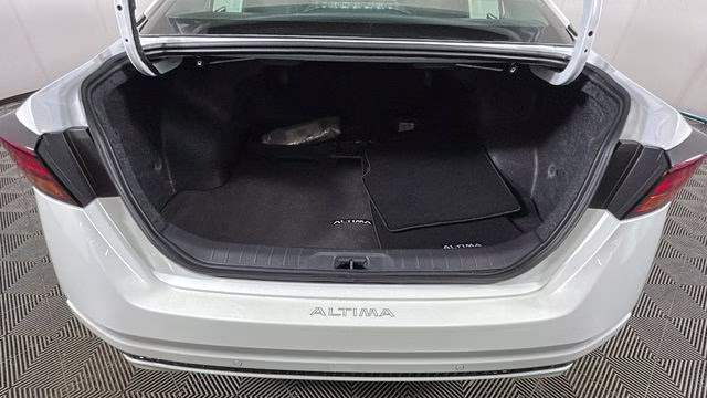 2025 Pearl White Tricoat Nissan Altima 2.5 SL FWD Sedan