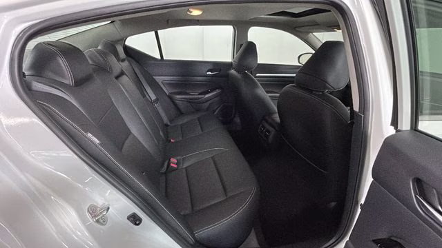 2025 Pearl White Tricoat Nissan Altima 2.5 SL FWD Sedan