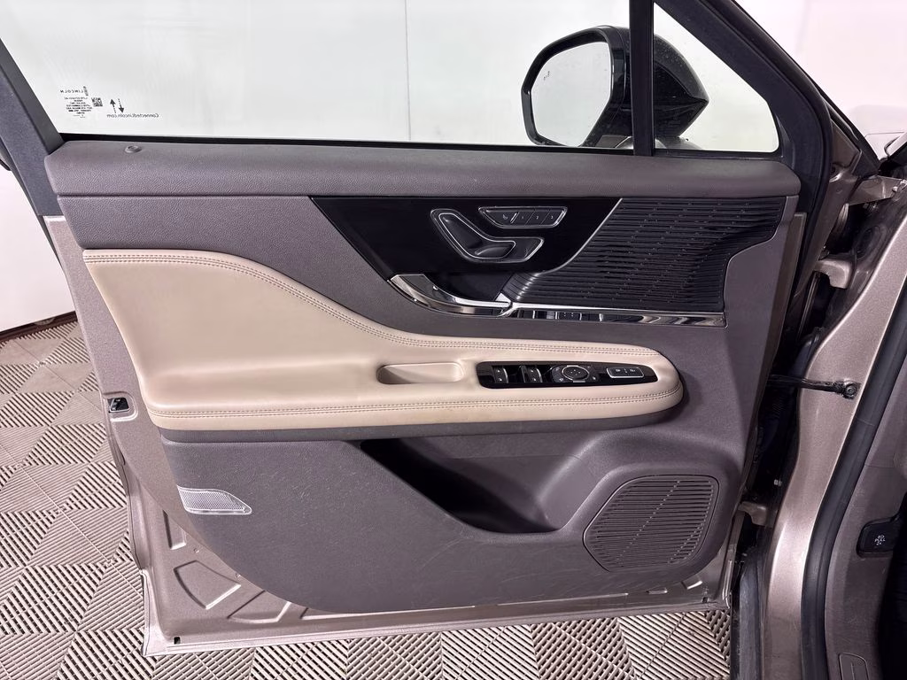 2021 Mocha Lincoln Corsair Standard FWD SUV