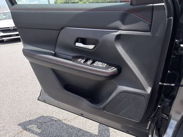 2026 Gun Metallic/Scarlet Ember Tintcoat Nissan Kicks SR AWD SUV
