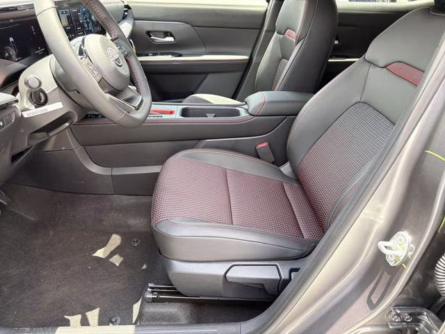 2026 Gun Metallic/Scarlet Ember Tintcoat Nissan Kicks SR AWD SUV