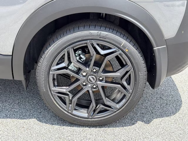 2026 Gun Metallic/Scarlet Ember Tintcoat Nissan Kicks SR AWD SUV