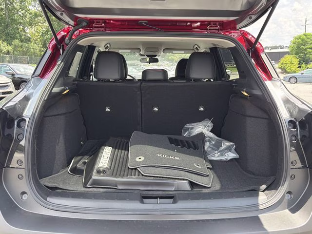 2026 Gun Metallic/Scarlet Ember Tintcoat Nissan Kicks SR AWD SUV