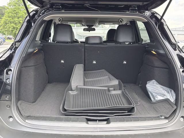 2026 Super Black Nissan Kicks SR AWD SUV
