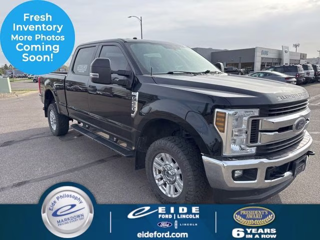 2018 Black Ford Super Duty F-250 SRW XLT 4X4 Truck
